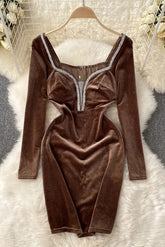 Mini-robe élégante en velours à ourlet brillant